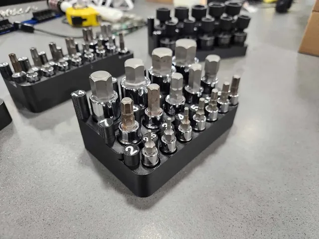 Organizator pentru tubulare hexagonale metrice