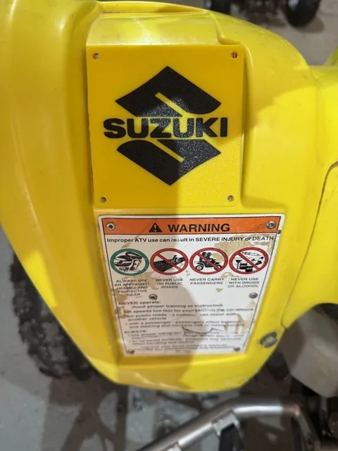 Placă decorativă Suzuki LTZ 400