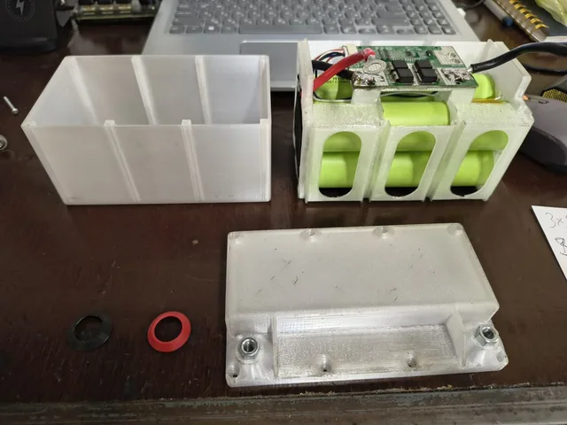 Carcasă de baterie YTX7 / YTX9 / YTX12